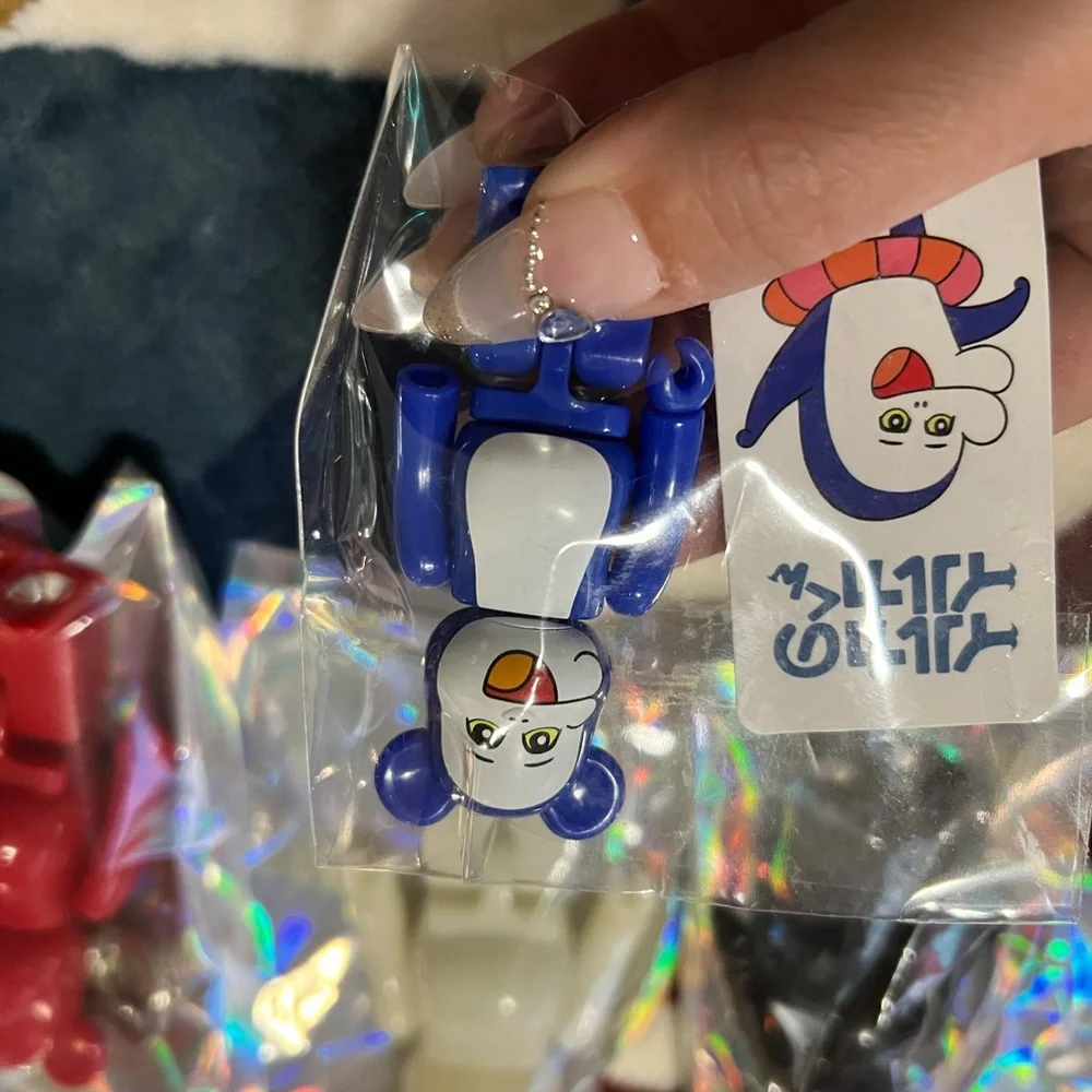 Colorful Bear Keychain Set - Picture 5 of 6